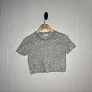 Isalis grey short sleeve cropped sweater top size small